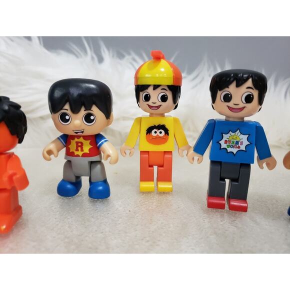 Lot Of 8, 2.5” Ryans World Lego Figures Loose - Picture 3 of 10